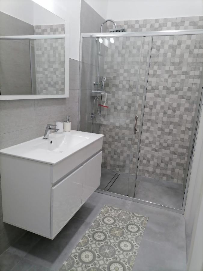 Darsena Apartments Мольфетта Экстерьер фото